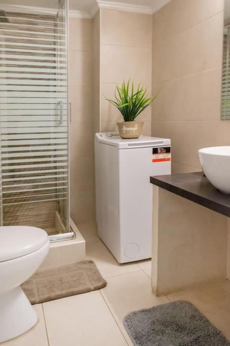 Cozy Airbnb Room In アテネ エクステリア 写真